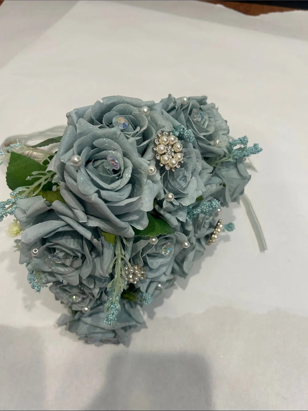 Handheld 15 Blue Rose Bouquet with Ribbon and Rhinestone Accent bridal nwot